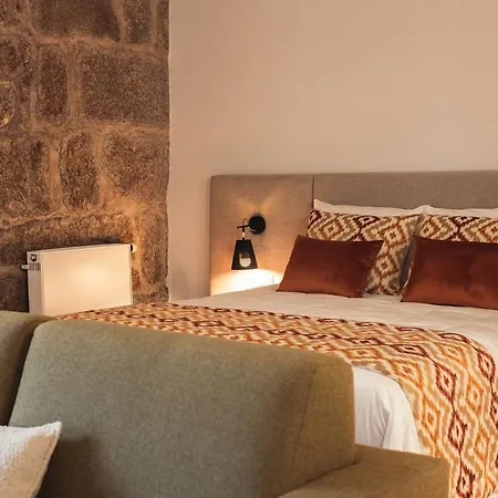 Guest house Casa Da Ribeira 4*