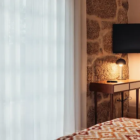 ゲストハウス Casa Da Ribeira 4*