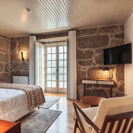 Casa Da Ribeira Гостевой дом Марку-ди-Канавезиш