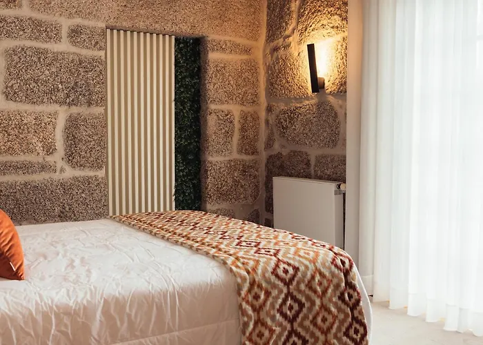 Guest house Casa Da Ribeira 4*